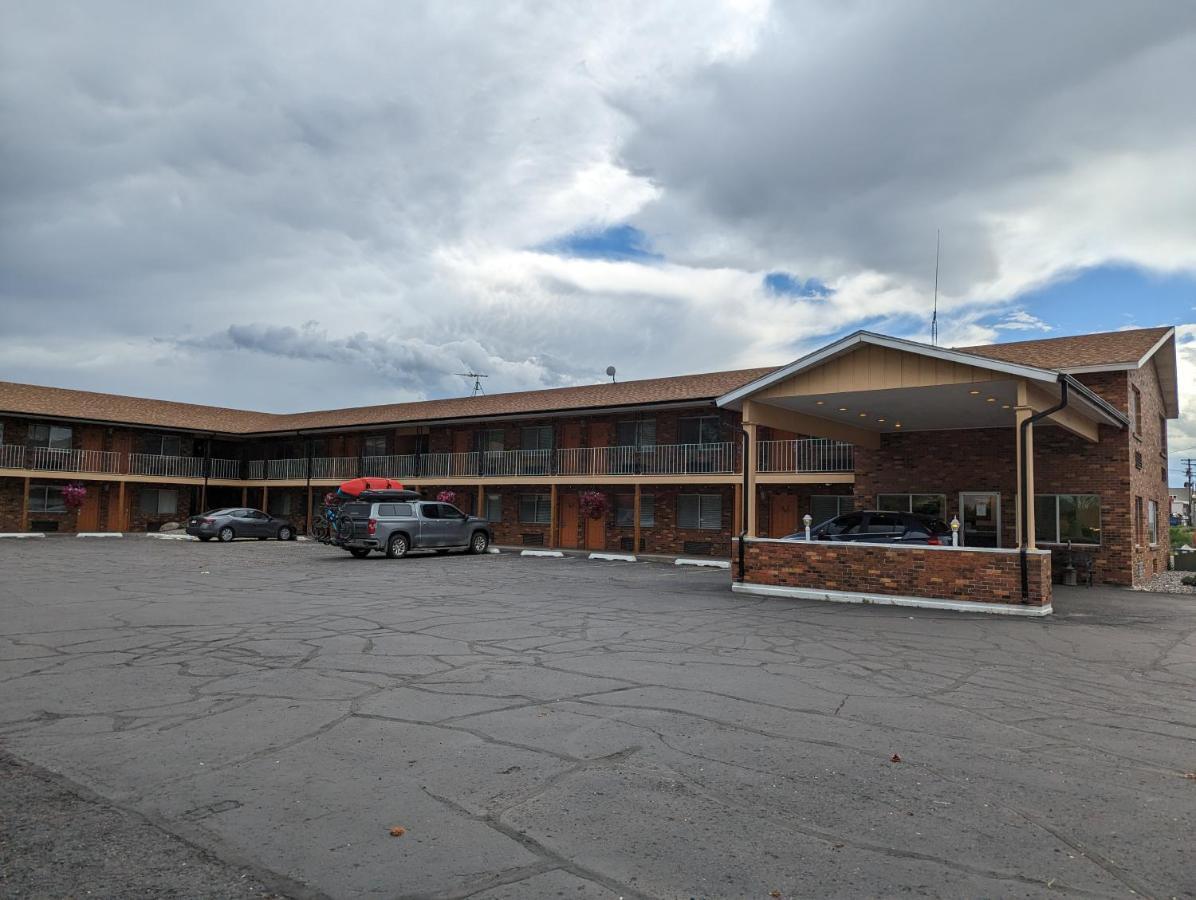 Henry'S Fork Inn Saint Anthony Exterior photo