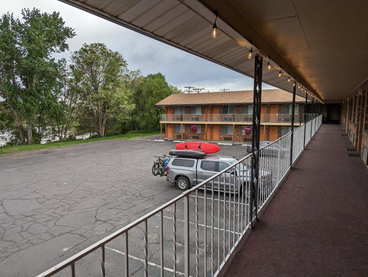 Henry'S Fork Inn Saint Anthony Exterior photo