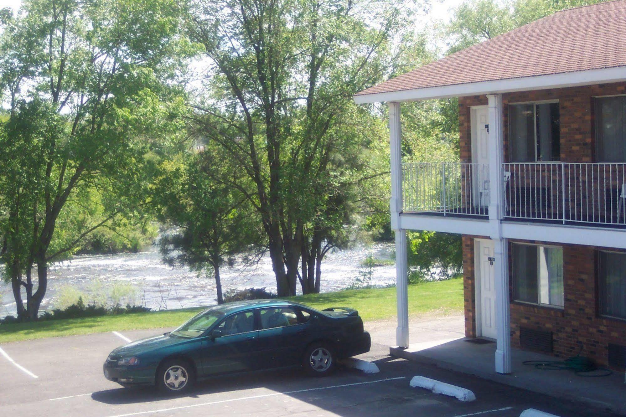 Henry'S Fork Inn Saint Anthony Exterior photo
